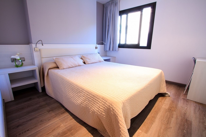 Imagen de la habitación del Hotel Salomé, Calafell. Foto 10