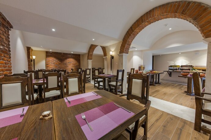 Imagen general del Hotel Salona Palace. Foto 4