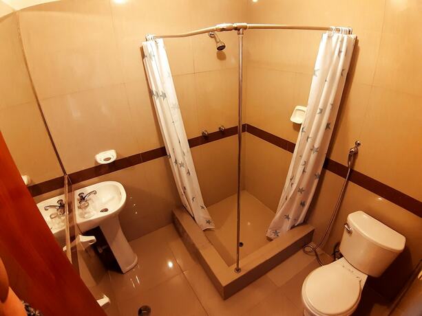 Imagen de la habitación del Hotel Salones Del Inca. Foto 16
