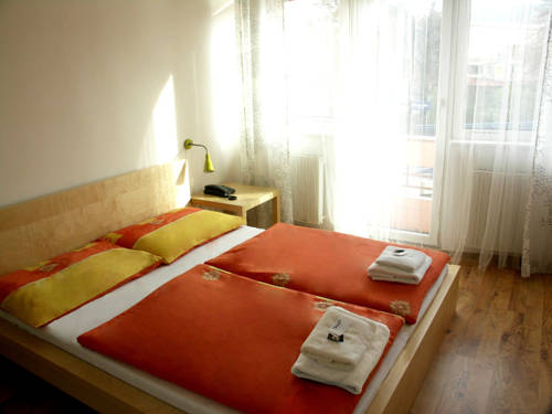 Imagen de la habitación del Hotel Saloon. Foto 11