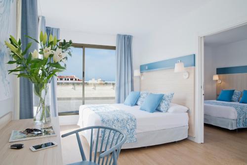 Imagen de la habitación del Hotel Salou Beach Rentalmar. Foto 3