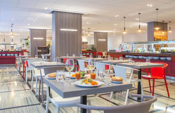 Imagen del bar/restaurante del Hotel Salou Sunset (Adults recommended). Foto 3