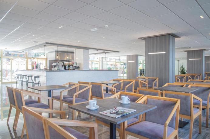 Imagen del bar/restaurante del Hotel Salou Sunset by Pierre & Vacances. Foto 2