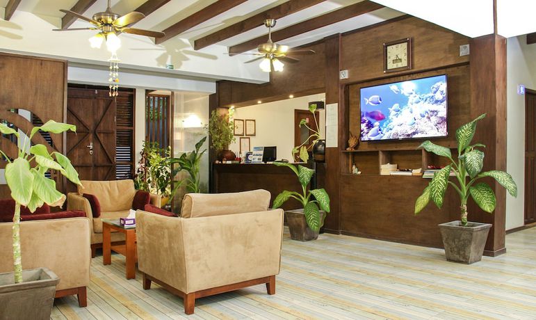 Imagen de los interiores del Hotel Salt Beach. Foto 20