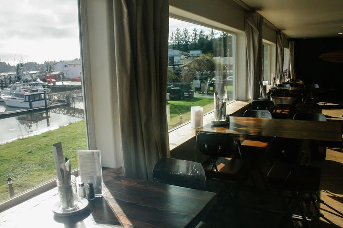 Imagen del bar/restaurante del Hotel Salt. Foto 8