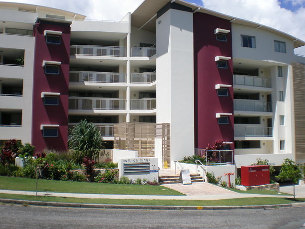 Imagen de la piscina del Hotel Salt On Kings Apartments. Foto 14
