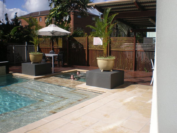 Imagen de la piscina del Hotel Salt On Kings Apartments. Foto 15