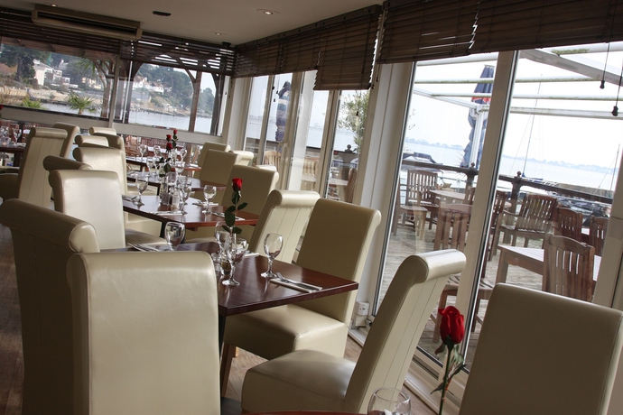Imagen del bar/restaurante del Hotel Salterns Harbourside. Foto 4
