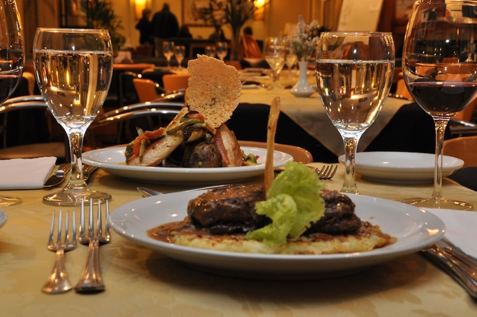 Imagen del bar/restaurante del Hotel Salto Grande. Foto 5