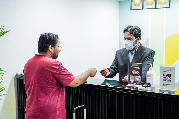 Imagen de los interiores del Hotel Saltstayz Sector 46 - Sohna Road. Foto 12