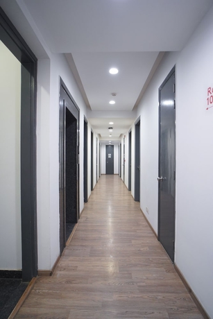 Imagen de los interiores del Hotel Saltstayz Sector 46 - Sohna Road. Foto 18