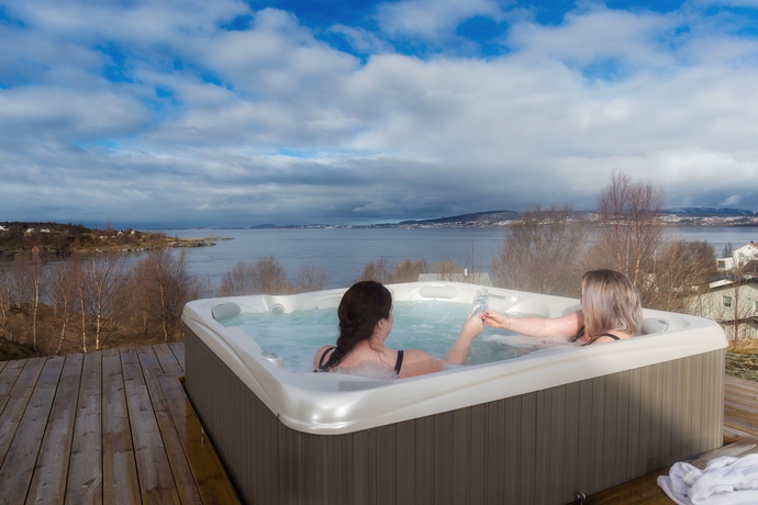 Imagen de la piscina del Hotel Saltstraumen. Foto 19