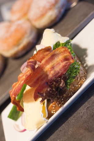 Imagen del bar/restaurante del Hotel Saltstraumen. Foto 8