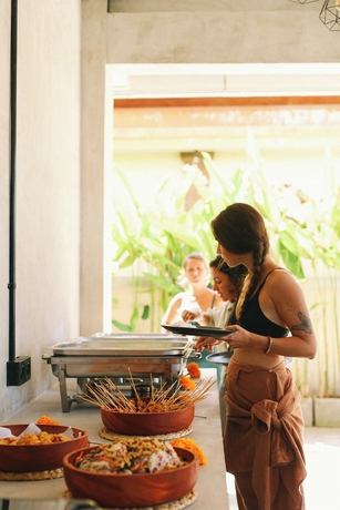 Imagen del bar/restaurante del Hotel Salty Prana Retreat Center. Foto 2