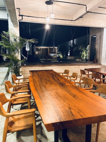 Imagen del bar/restaurante del Hotel Salty Prana Retreat Center. Foto 3