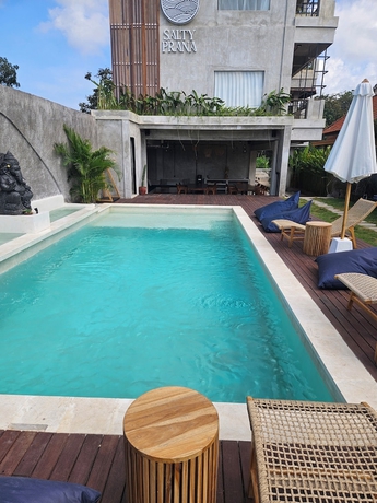 Imagen de la piscina del Hotel Salty Prana Retreat Center. Foto 14