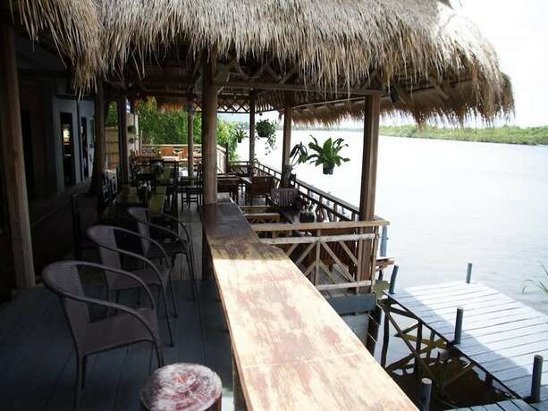 Imagen del bar/restaurante del Hotel Salty River Resort. Foto 15