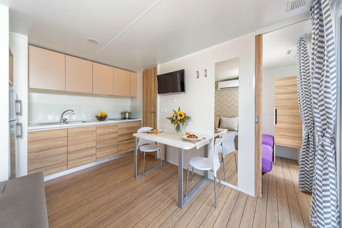 Imagen general del Hotel Salumbra Mobile Homes Camp Selce. Foto 5