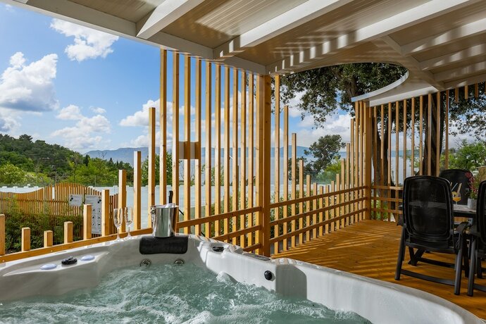 Imagen general del Hotel Salumbra Mobile Homes Camp Selce. Foto 12