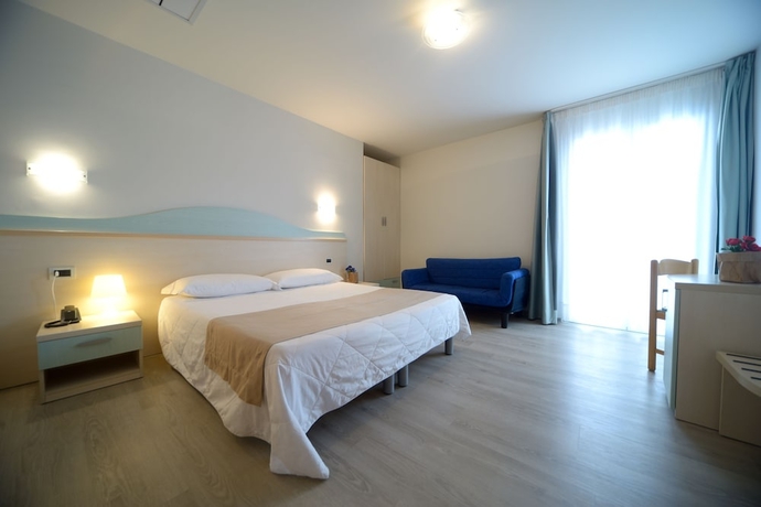 Imagen de la habitación del Hotel Salus, Lignano Sabbiadoro. Foto 10