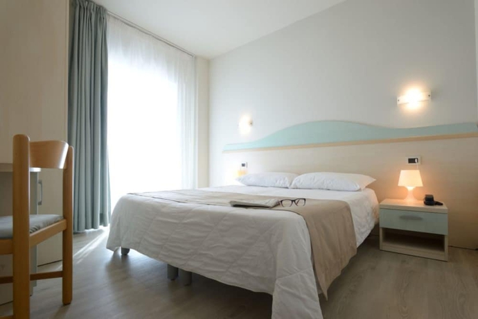Imagen de la habitación del Hotel Salus, Lignano Sabbiadoro. Foto 13