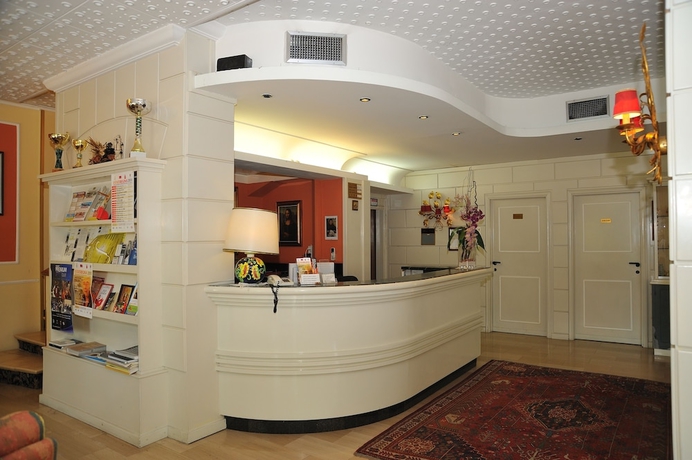 Imagen de los interiores del Hotel Salus, Montecatini Terme. Foto 14