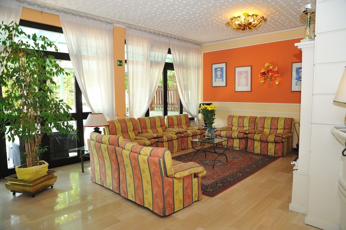 Imagen de los interiores del Hotel Salus, Montecatini Terme. Foto 17