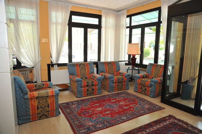 Imagen de los interiores del Hotel Salus, Montecatini Terme. Foto 18