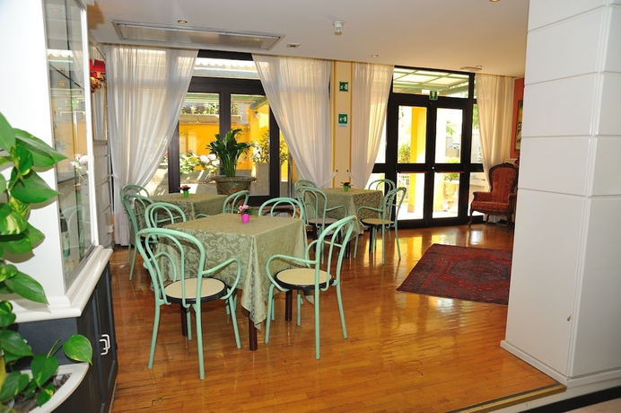 Imagen del bar/restaurante del Hotel Salus, Montecatini Terme. Foto 2