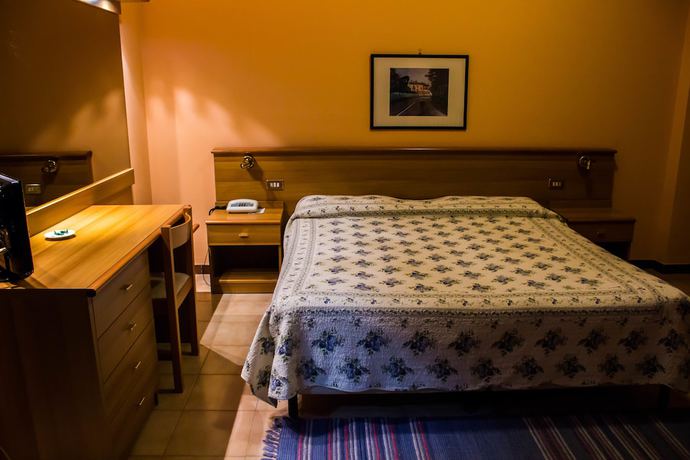 Imagen de la habitación del Hotel Salus, Salice Terme. Foto 13