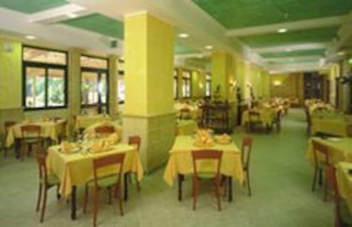 Imagen del bar/restaurante del Hotel Salus, Salice Terme. Foto 6