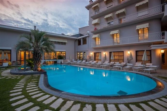 Imagen de la piscina del Hotel Salus Terme. Foto 18