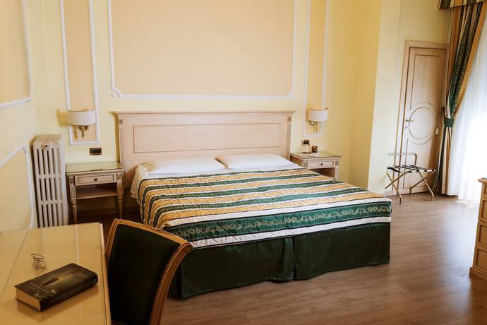 Imagen de la habitación del Hotel Salus Terme. Foto 16