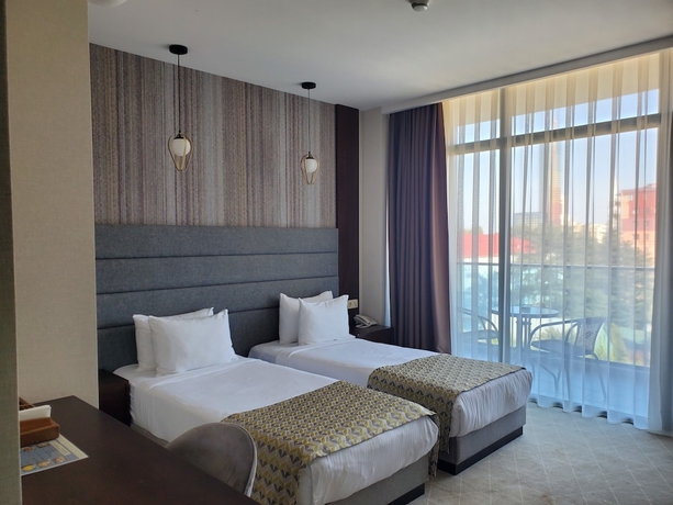 Imagen de la habitación del Hotel Salvador, Batumi. Foto 10
