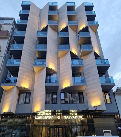 Imagen general del Hotel Salvador, Batumi. Foto 1