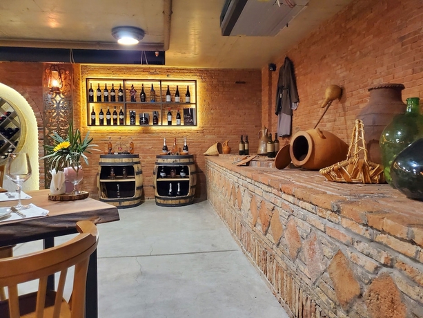 Imagen del bar/restaurante del Hotel Salvador, Batumi. Foto 4