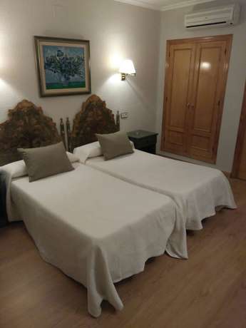 Imagen de la habitación del Hotel Salvador. Foto 2