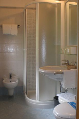 Imagen de la habitación del Hotel Salvan. Foto 12