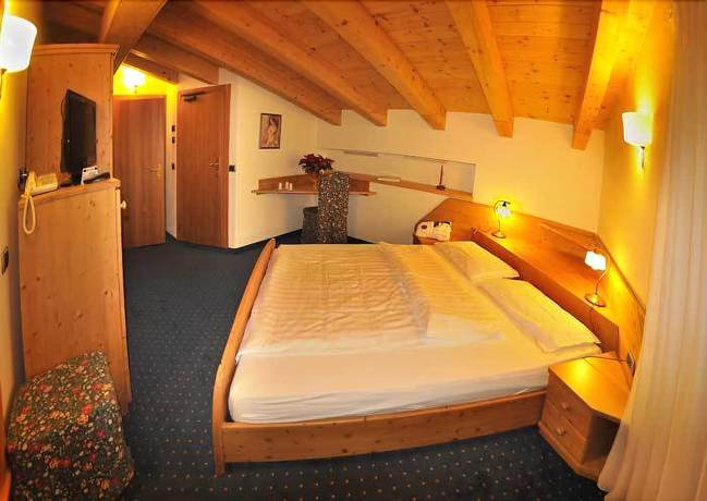 Imagen de la habitación del Hotel Salvan. Foto 13