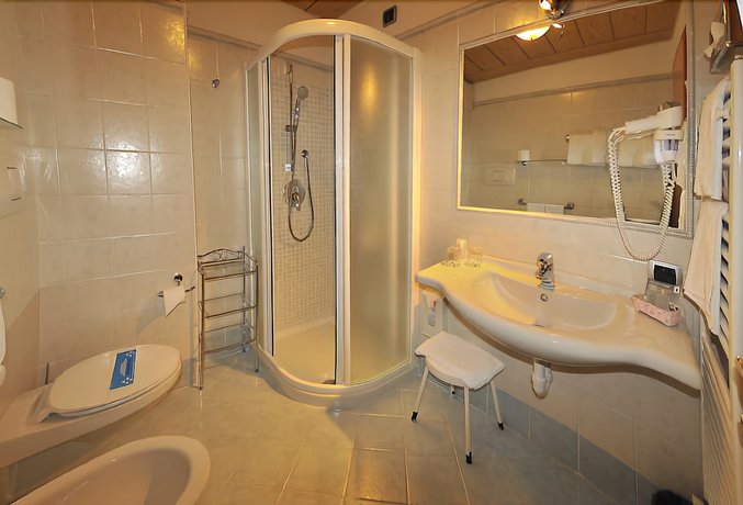 Imagen de la habitación del Hotel Salvan. Foto 16