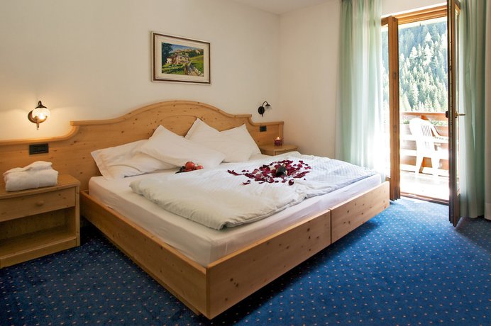 Imagen de la habitación del Hotel Salvan. Foto 19