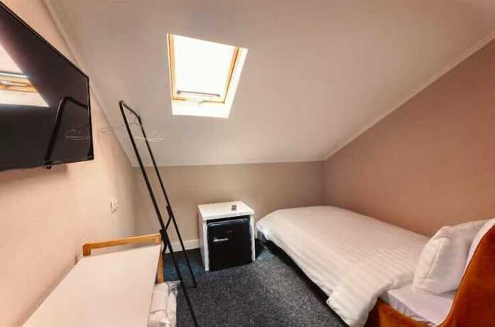 Imagen de la habitación del Hotel Salve. Foto 15