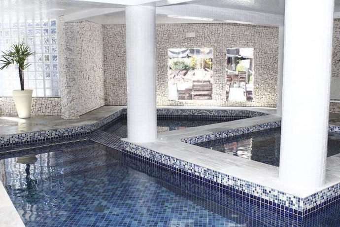 Imagen de la piscina del Hotel Salvetti Praia. Foto 15