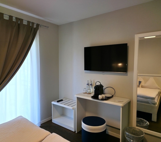 Imagen de la habitación del Hotel Salvi. Foto 13