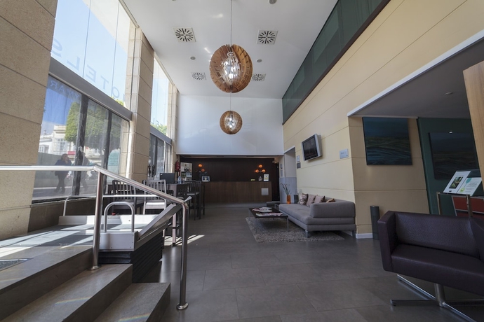 Imagen de los interiores del Hotel Salymar. Foto 16