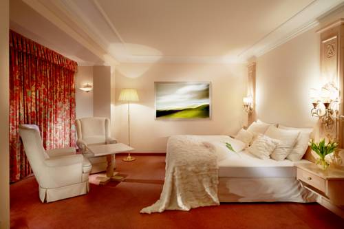 Imagen de la habitación del Hotel Salzburgerhof. Foto 9