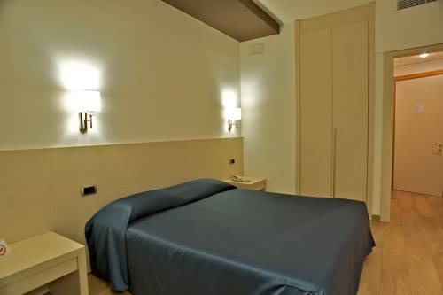 Imagen de la habitación del Hotel Sam. Foto 15