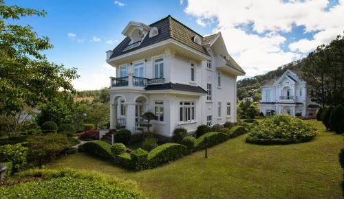 Imagen general del Hotel Sam Tuyen Lam Resort, Da Lat. Foto 3