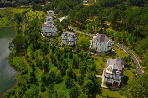 Imagen general del Hotel Sam Tuyen Lam Resort, Da Lat. Foto 17