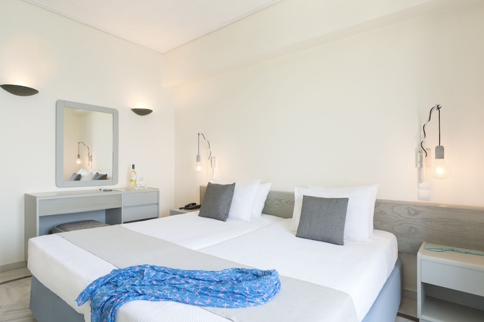 Imagen de la habitación del Hotel Samaina Port. Foto 5